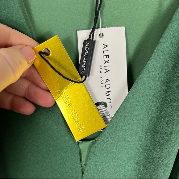 Alexia Admor Green Fit and Flare Belted Dress size 2 NWT - Picture 9 of 12